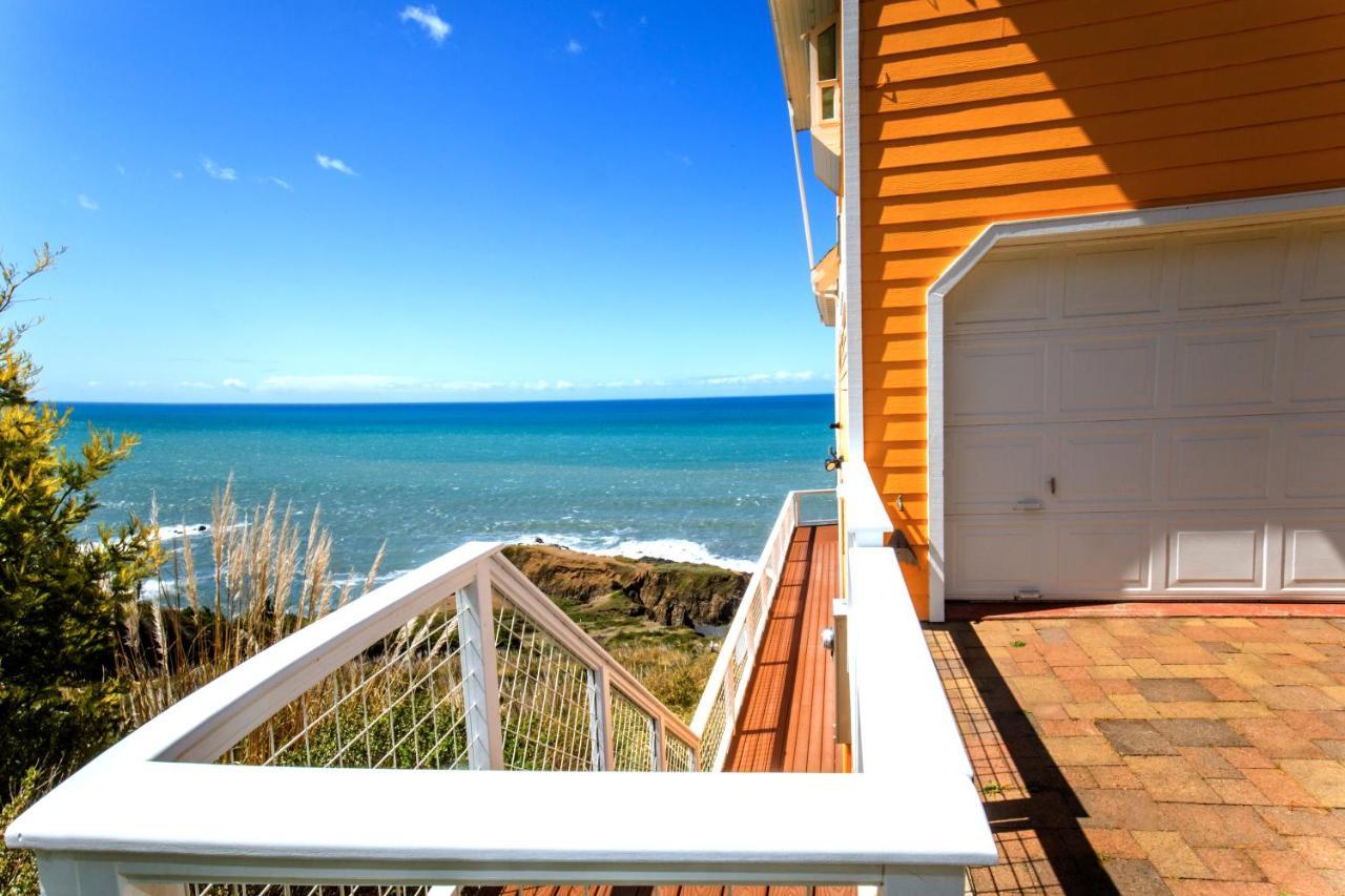Amazing Oceanview 2 Bedroom Oceanfront! By Oceanviewhottubs Shelter Cove, Ca Tesla Ev Station Kültér fotó