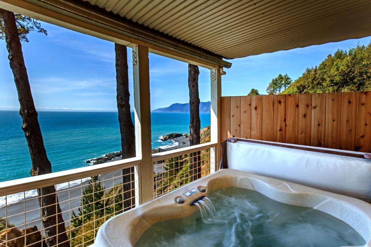 Amazing Oceanview 2 Bedroom Oceanfront! By Oceanviewhottubs Shelter Cove, Ca Tesla Ev Station Kültér fotó
