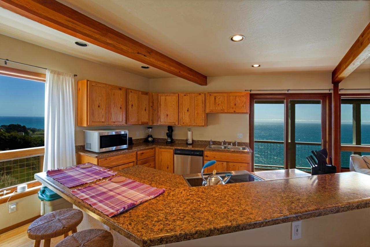 Amazing Oceanview 2 Bedroom Oceanfront! By Oceanviewhottubs Shelter Cove, Ca Tesla Ev Station Kültér fotó
